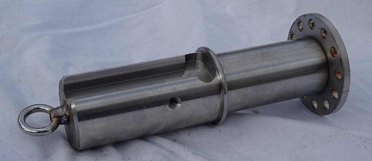 An Ellis and Sons Group flanged plate shaft