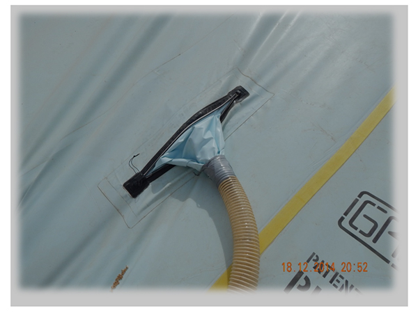 A GrainSafe safe-access fumigation zip in a grain bunker cover by Ellis and Sons Group 